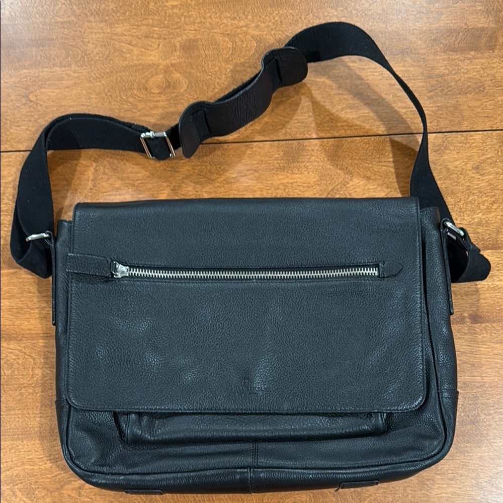 Black Leather Men's Messenger Bag